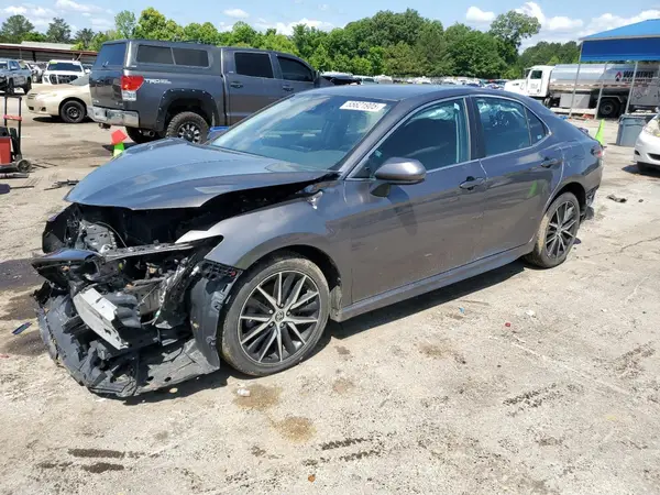 4T1G11AK8MU575068 2021 TOYOTA CAMRY - Image 1