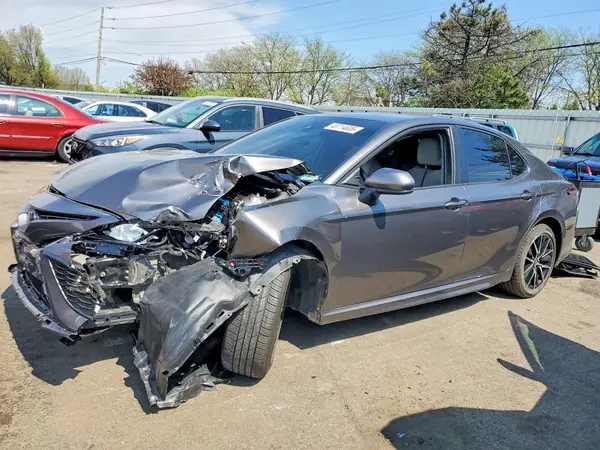 4T1G11AK8MU575846 2021 TOYOTA CAMRY - Image 1