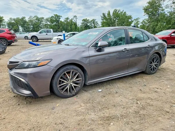 4T1G11AK8MU576334 2021 TOYOTA CAMRY - Image 1