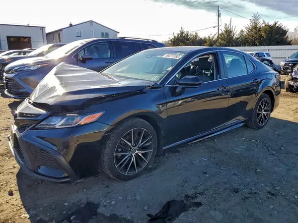 4T1G11AK8MU577063 2021 TOYOTA CAMRY - Image 1