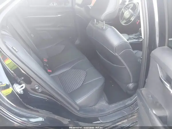 4T1G11AK8MU579878 2021 TOYOTA CAMRY - Image 8