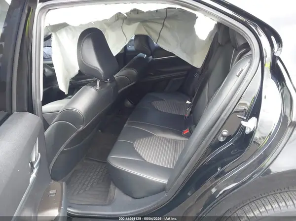 4T1G11AK8MU580402 2021 TOYOTA CAMRY - Image 8