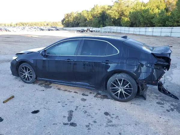 4T1G11AK8MU581808 2021 TOYOTA CAMRY - Image 2