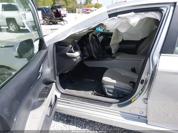 4T1G11AK8MU590024 2021 TOYOTA CAMRY - Image 8