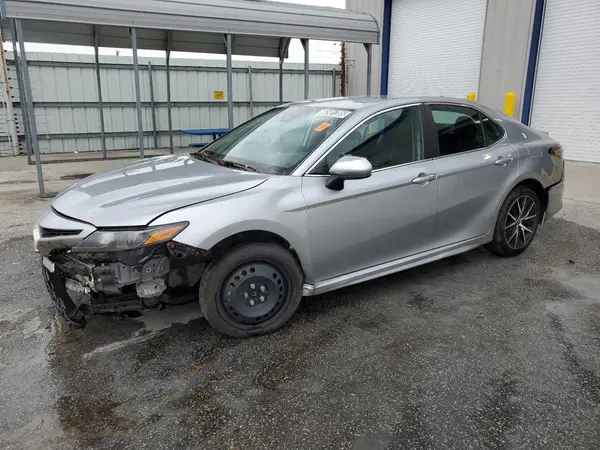 4T1G11AK8MU594140 2021 TOYOTA CAMRY - Image 1