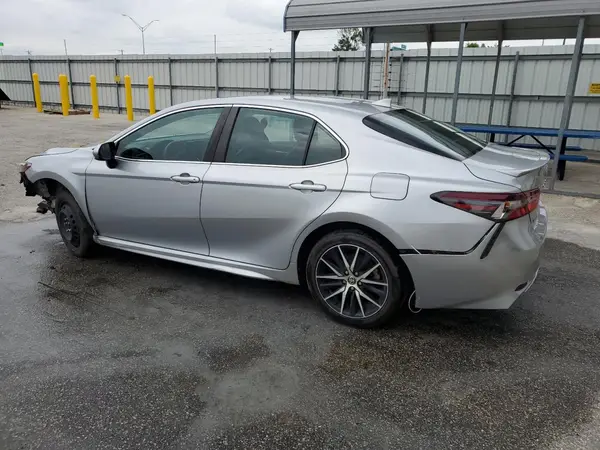 4T1G11AK8MU594140 2021 TOYOTA CAMRY - Image 2