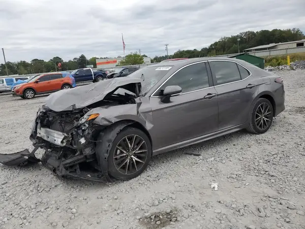 4T1G11AK8MU594932 2021 TOYOTA CAMRY - Image 1