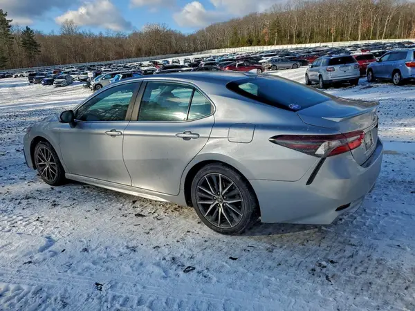4T1G11AK8MU599435 2021 TOYOTA CAMRY - Image 2