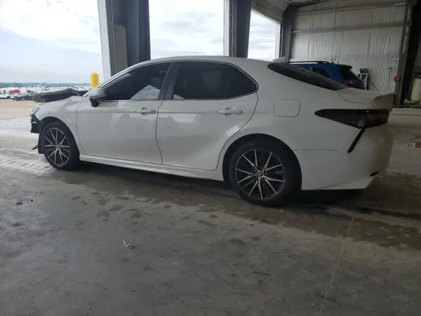 4T1G11AK8MU600146 2021 TOYOTA CAMRY - Image 2