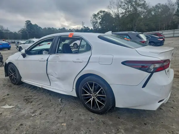 4T1G11AK8MU600289 2021 TOYOTA CAMRY - Image 2