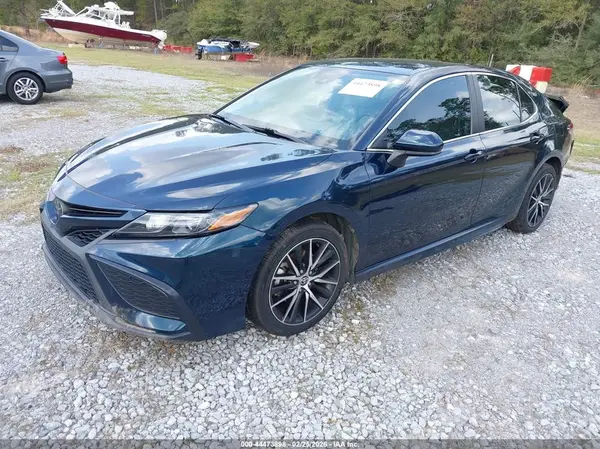 4T1G11AK8MU603709 2021 TOYOTA CAMRY - Image 2