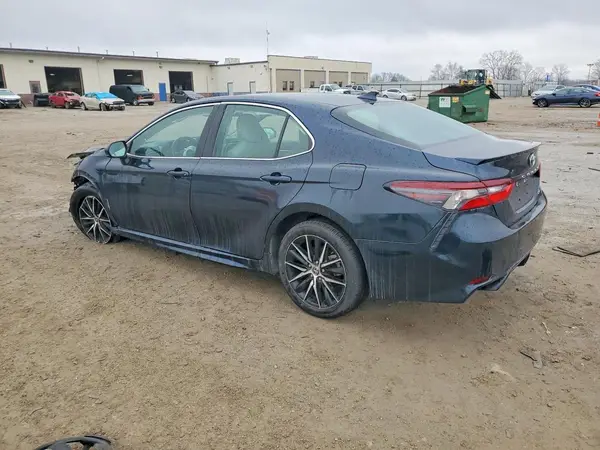 4T1G11AK8MU605833 2021 TOYOTA CAMRY - Image 2
