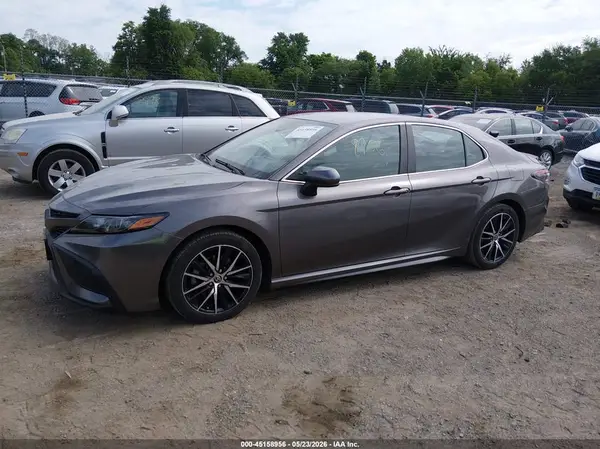 4T1G11AK8MU609204 2021 TOYOTA CAMRY - Image 2