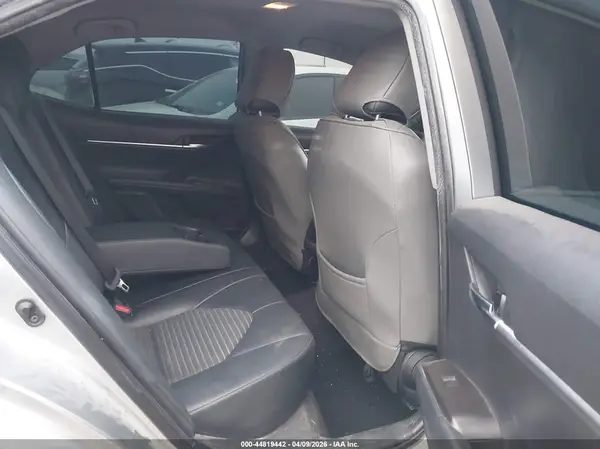4T1G11AK8MU614645 2021 TOYOTA CAMRY - Image 8