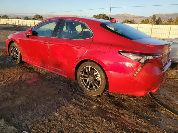 4T1G11AK8NU002771 2022 TOYOTA CAMRY - Image 2