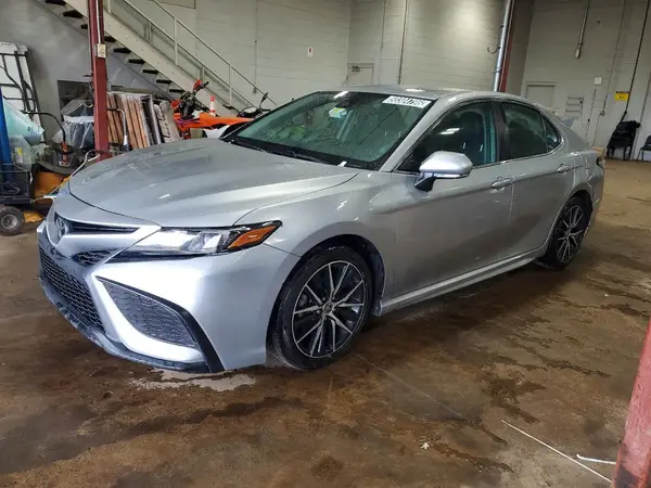 4T1G11AK8NU010014 2022 TOYOTA CAMRY - Image 1