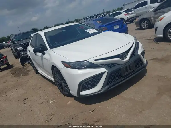 4T1G11AK8NU027220 2022 TOYOTA CAMRY - Image 1
