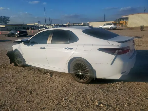 4T1G11AK8NU030280 2022 TOYOTA CAMRY - Image 2