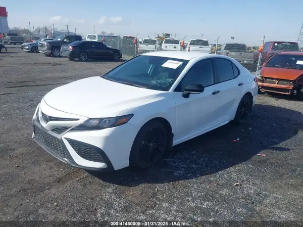 4T1G11AK8NU030585 2022 TOYOTA CAMRY - Image 2