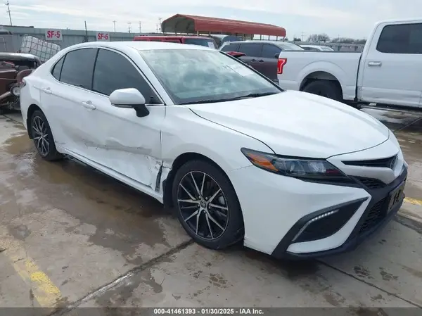 4T1G11AK8NU037312 2022 TOYOTA CAMRY - Image 1