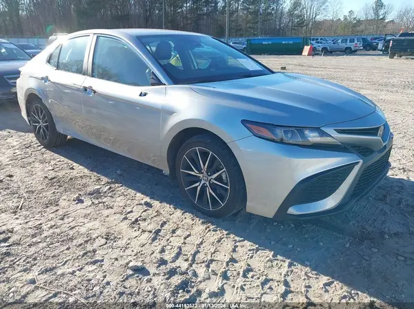 4T1G11AK8NU038296 2022 TOYOTA CAMRY - Image 1