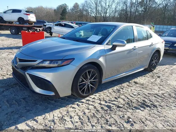 4T1G11AK8NU038296 2022 TOYOTA CAMRY - Image 2