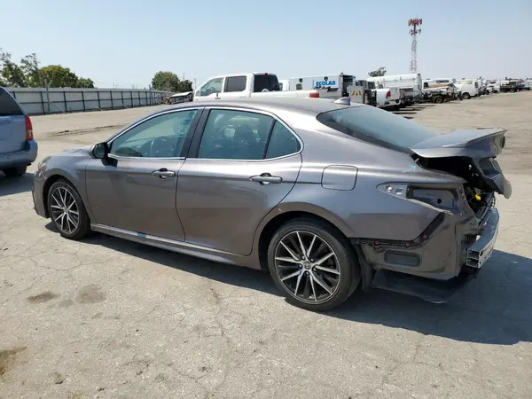 4T1G11AK8NU040615 2022 TOYOTA CAMRY - Image 2