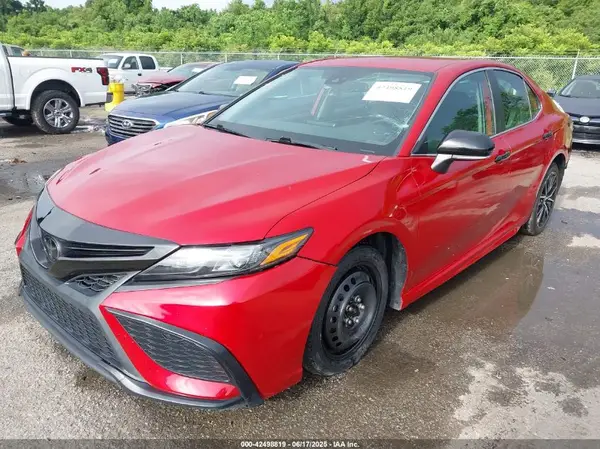 4T1G11AK8NU043580 2022 TOYOTA CAMRY - Image 2