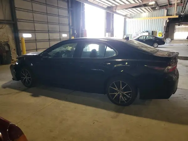 4T1G11AK8NU044471 2022 TOYOTA CAMRY - Image 2