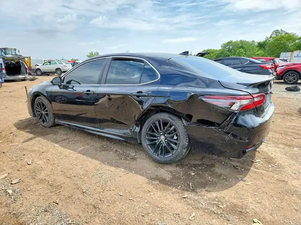 4T1G11AK8NU051422 2022 TOYOTA CAMRY - Image 2