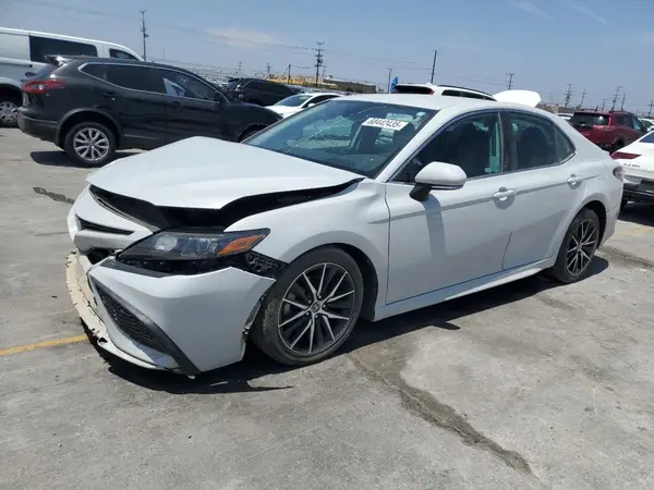 4T1G11AK8NU053560 2022 TOYOTA CAMRY - Image 1