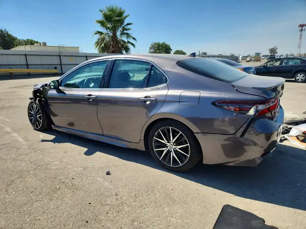 4T1G11AK8NU054076 2022 TOYOTA CAMRY - Image 2