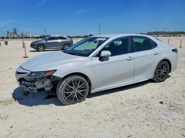 4T1G11AK8NU059293 2022 TOYOTA CAMRY - Image 1