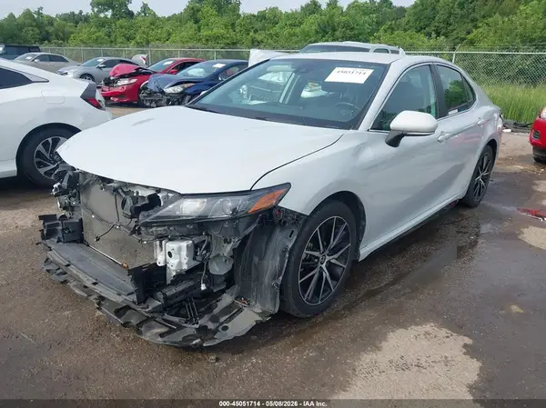 4T1G11AK8NU060833 2022 TOYOTA CAMRY - Image 2