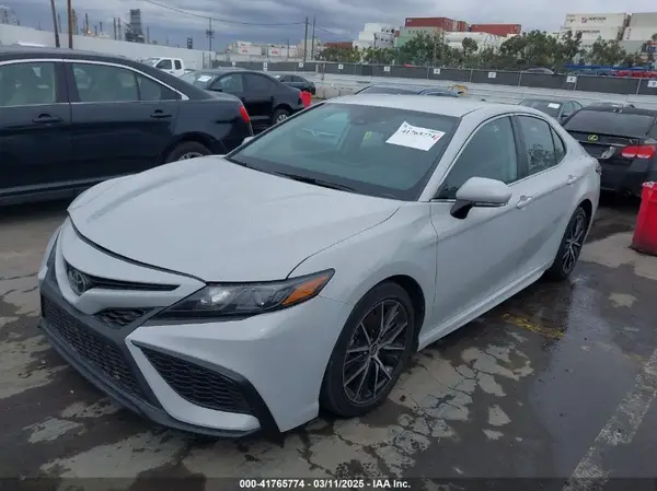 4T1G11AK8NU061089 2022 TOYOTA CAMRY - Image 2