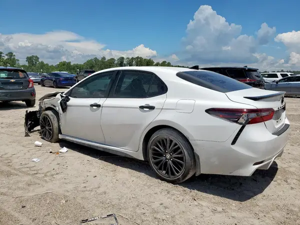 4T1G11AK8NU063084 2022 TOYOTA CAMRY - Image 2