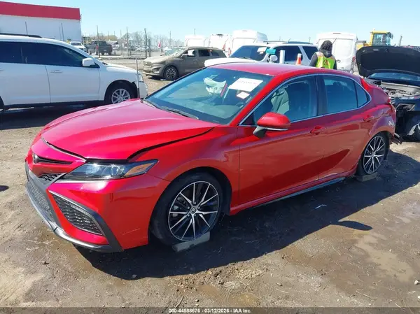 4T1G11AK8NU064056 2022 TOYOTA CAMRY - Image 2