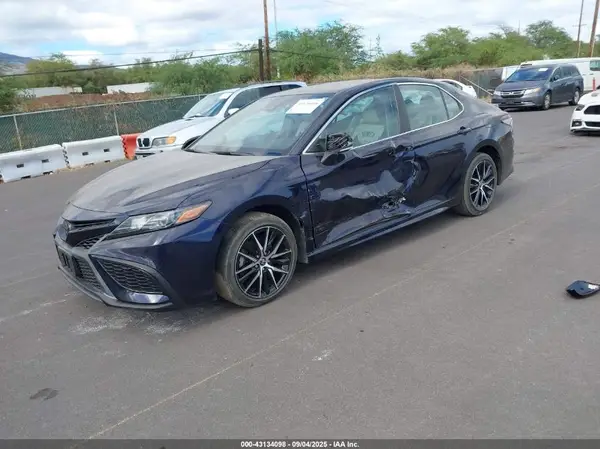 4T1G11AK8NU066616 2022 TOYOTA CAMRY - Image 2