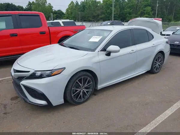 4T1G11AK8NU073713 2022 TOYOTA CAMRY - Image 2