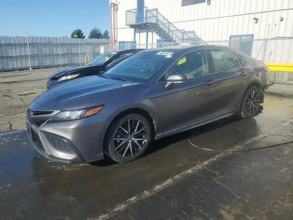 4T1G11AK8NU499434 2022 TOYOTA CAMRY - Image 1