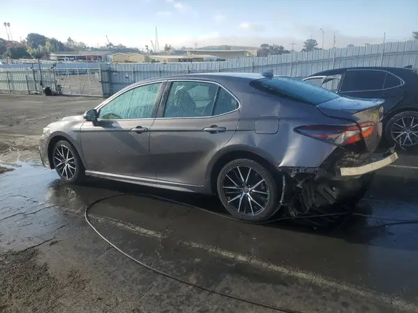4T1G11AK8NU499434 2022 TOYOTA CAMRY - Image 2