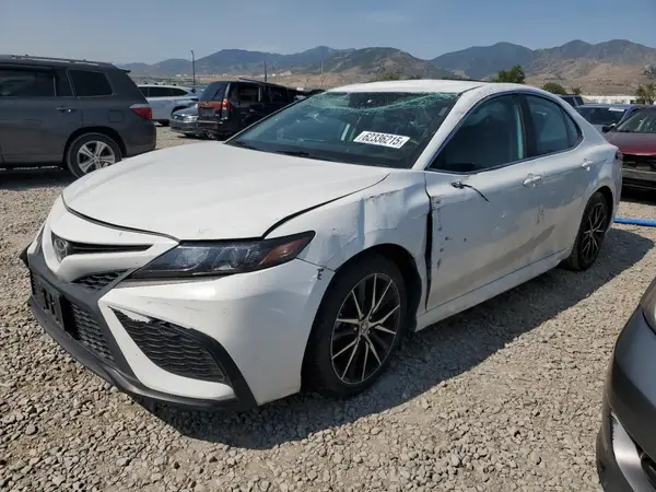 4T1G11AK8NU499644 2022 TOYOTA CAMRY - Image 1