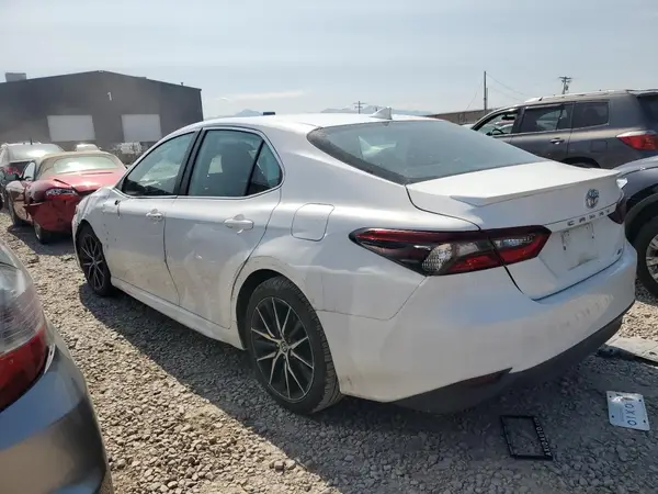 4T1G11AK8NU499644 2022 TOYOTA CAMRY - Image 2