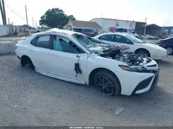 4T1G11AK8NU621631 2022 TOYOTA CAMRY
