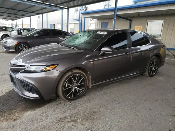 4T1G11AK8NU622293 2022 TOYOTA CAMRY - Image 1