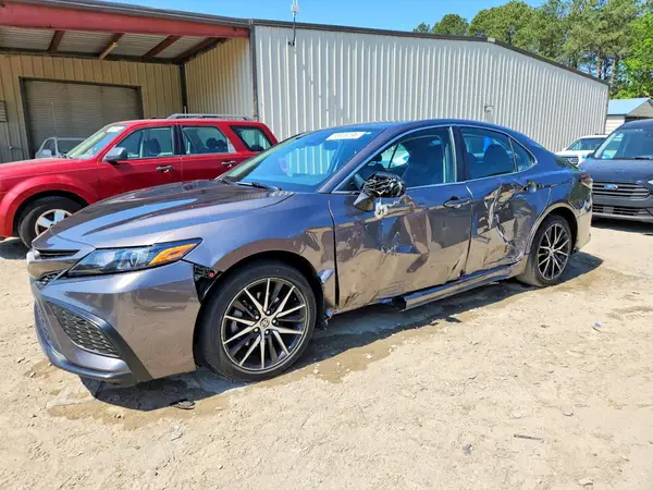 4T1G11AK8NU625971 2022 TOYOTA CAMRY - Image 1