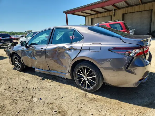 4T1G11AK8NU625971 2022 TOYOTA CAMRY - Image 2
