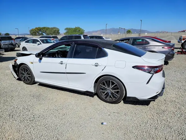 4T1G11AK8NU626621 2022 TOYOTA CAMRY - Image 2