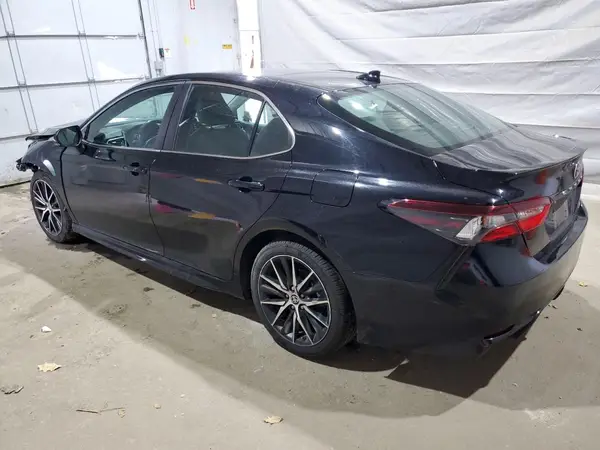 4T1G11AK8NU626649 2022 TOYOTA CAMRY - Image 2