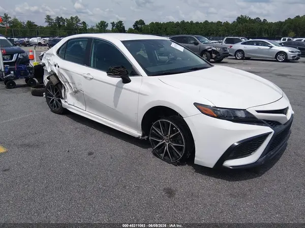 4T1G11AK8NU634251 2022 TOYOTA CAMRY - Image 1